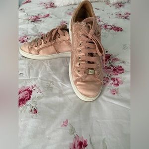 Uggs Milo Satin Spillseam Pink Sneakers